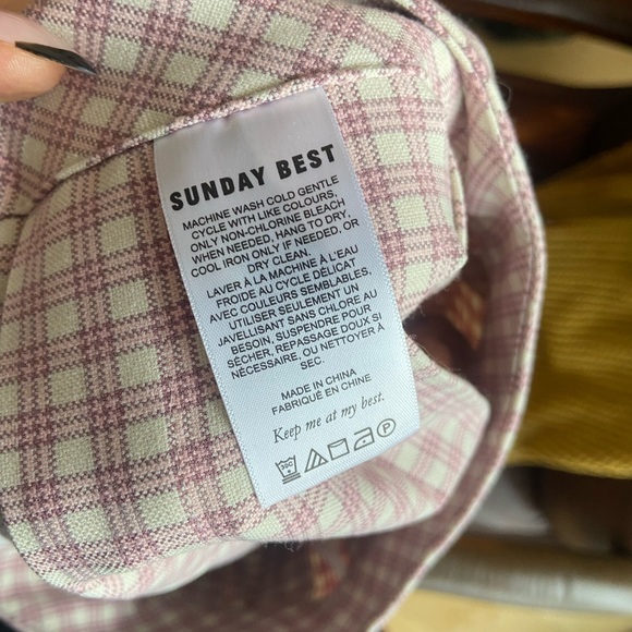 Aritzia - Sunday Best Olive Mini Pleated Skirt in Pink - Picture 2 of 7